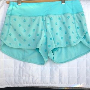 Lululemon 6 RARE Stripe Dot Printed Angel Blue